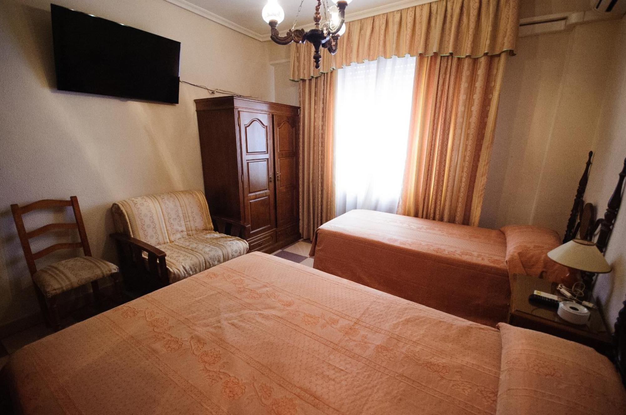 Hostal Restaurante La Trucha ベナベンテ 部屋 写真
