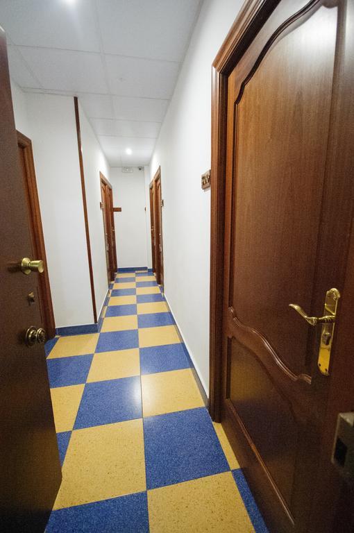 Hostal Restaurante La Trucha ベナベンテ エクステリア 写真
