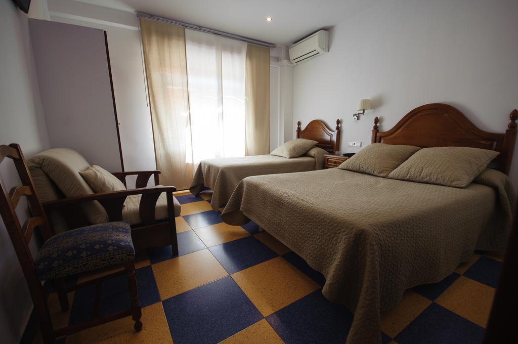 Hostal Restaurante La Trucha ベナベンテ エクステリア 写真